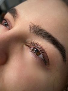 lash lift, lifting trepavica, trepavice, obrve, laminacija